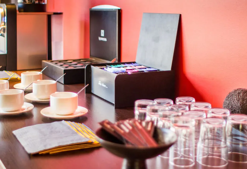 Hotel Hipark Grenoble - Gallery Image 9