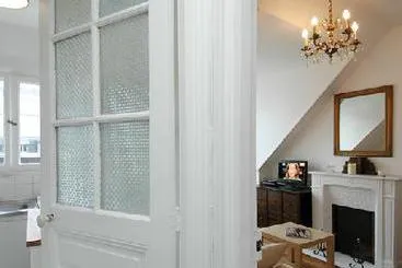 Aparthotel Paris - Gallery Image 1
