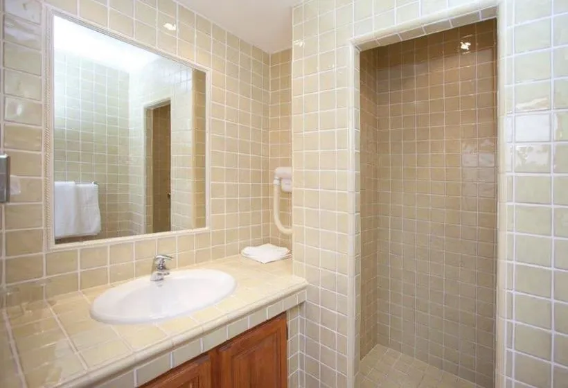 Hôtel La Garbine - Gallery Image 1