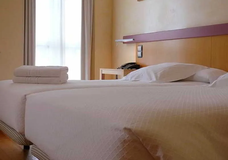 Hotel Nochendi - Gallery Image 2