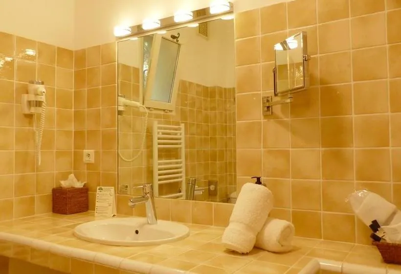 Hotel Les Bouis - Gallery Image 2