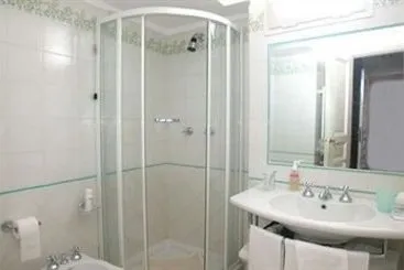 Hotel Residence - Gallery Image 8