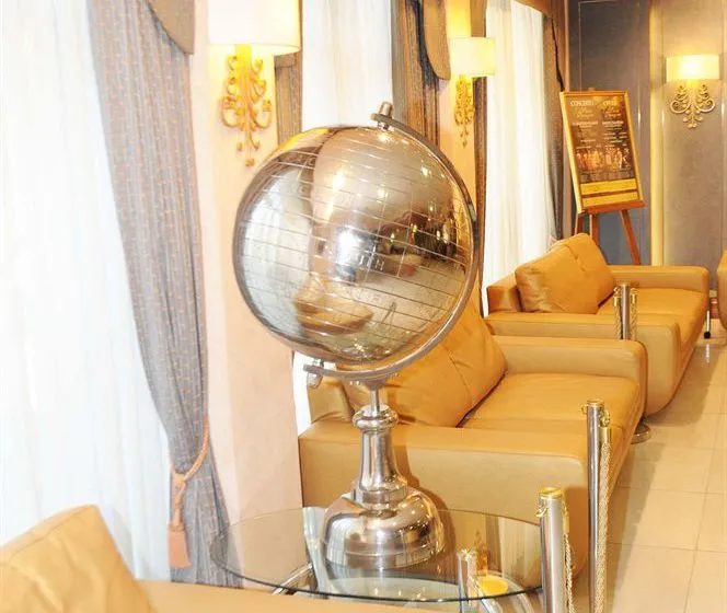 Hotel Mondial - Gallery Image 1