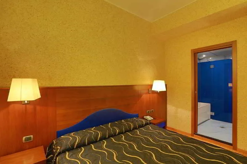 Hotel Central Park - Gallery Image 1