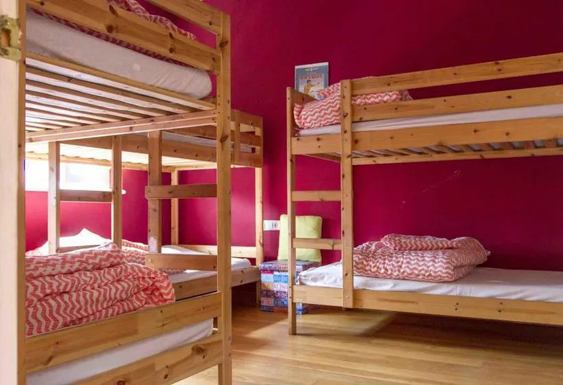 Hotel Surfhouse Salinas