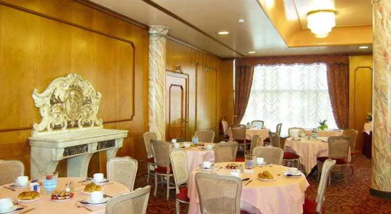 Hotel Russott - Gallery Image 1