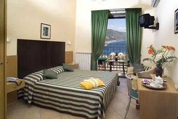 Hotel La Pensione Svizzera - Gallery Image 3