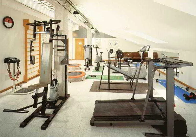 Hotel Concord - Gallery Image 2