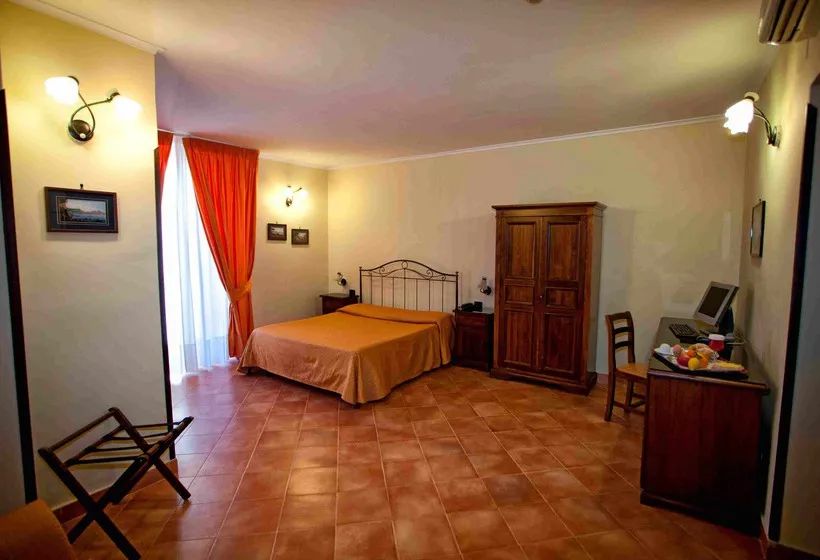 Hotel Neapolis in Nápoles