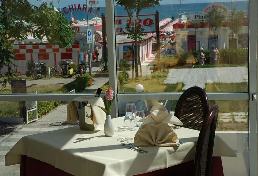 Hotel Regina - Gallery Image 2