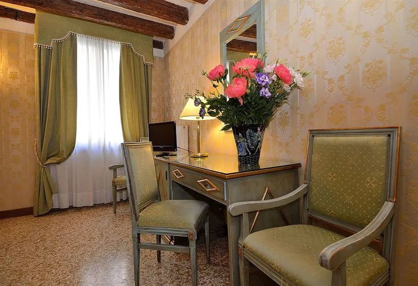 Hotel Locanda La Corte - Gallery Image 6