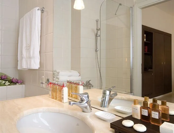 National Hotel - Gallery Image 1