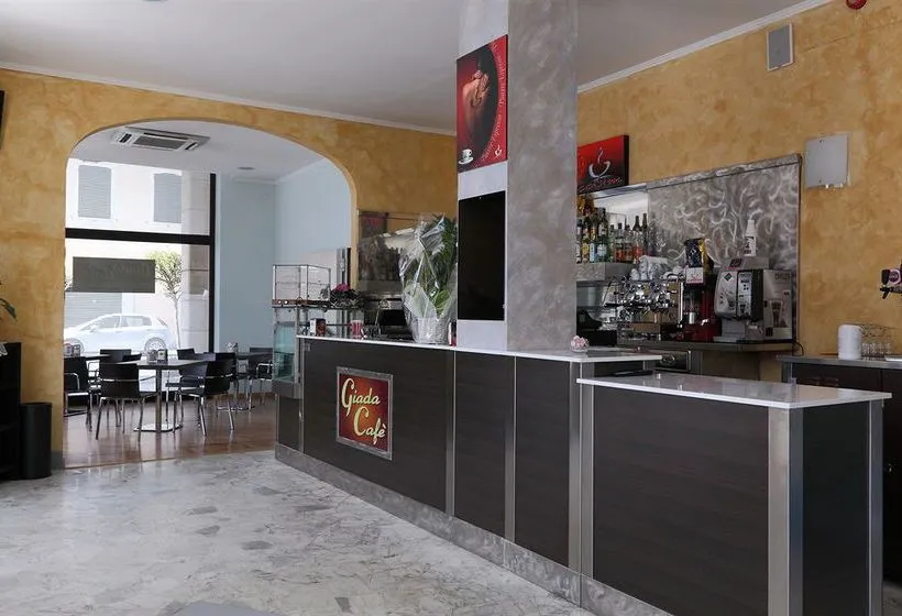 Hotel Ferrari - Gallery Image 5
