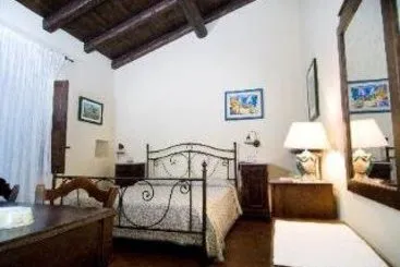 Hotel Rural Le Cisterne - Gallery Image 1