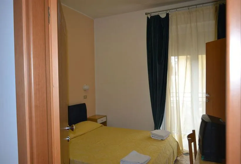 Hotel Jolie - Gallery Image 9