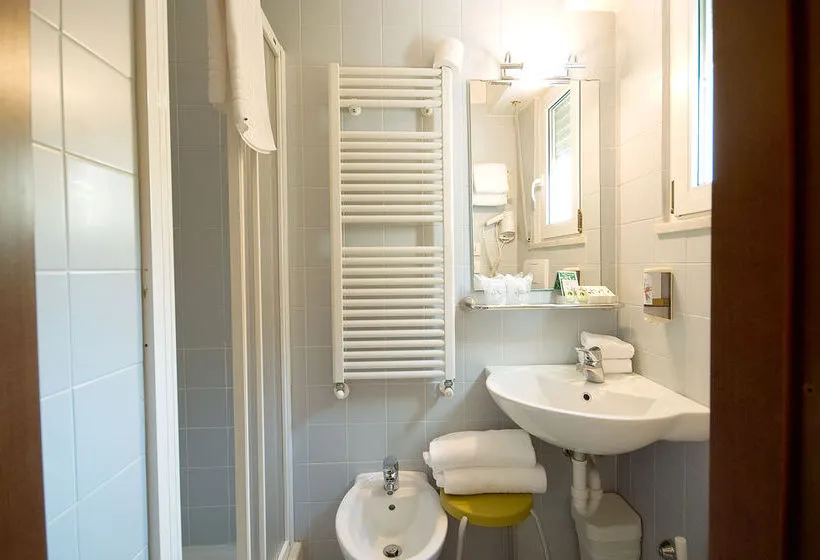 Hotel L'Approdo - Gallery Image 1