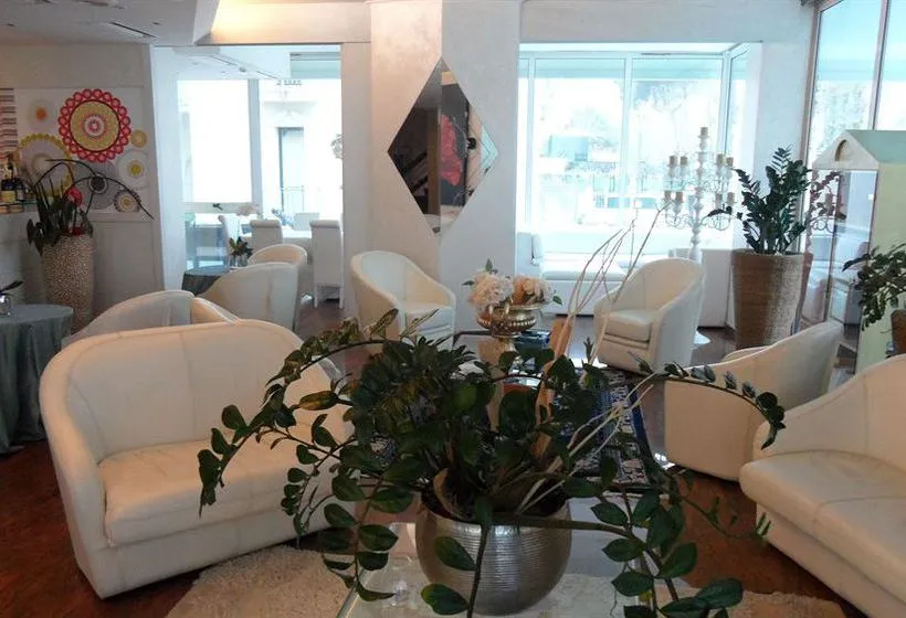 Hotel Patrizia - Gallery Image 4