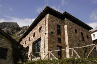 Hostal Hostería La Huerna  Lena