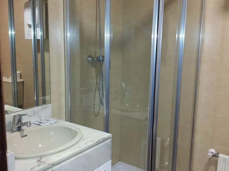 Hotel Begoña - Gallery Image 9