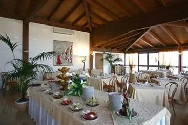 Garden Hotel Ripa - Gallery Image 4