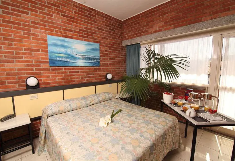 Hotel Marina - Gallery Image 6