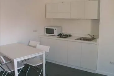 Nardones Apartments - Gallery Image 2