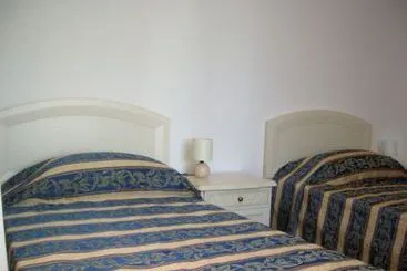 Venice Flats - Gallery Image 5
