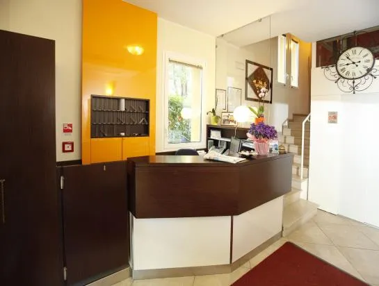 Hotel Alibi - Gallery Image 5