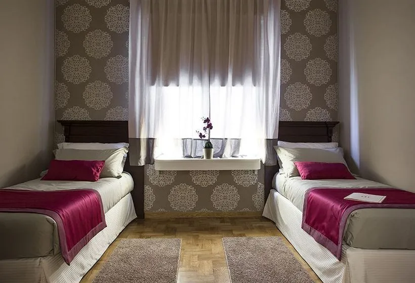 Hotel Gallery House - Gallery Image 9
