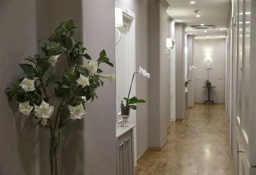 Hotel Gallery House - Gallery Image 2