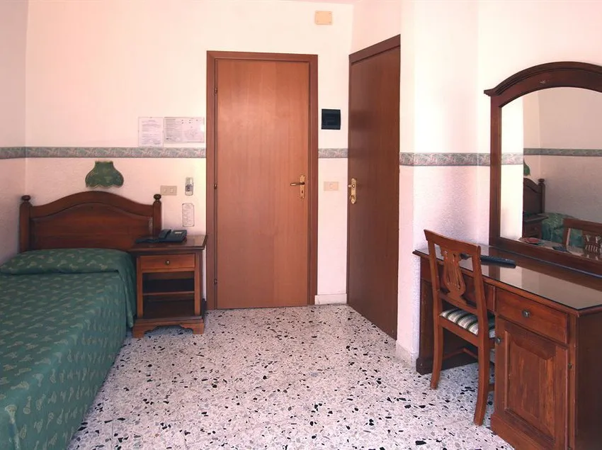 Hotel Cortese - Gallery Image 2