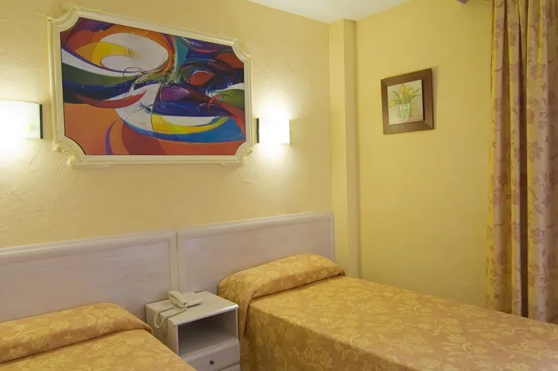 Hotel Servigroup Orange - Gallery Image 1