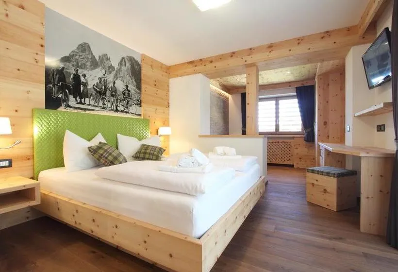 Dolomites B&amp;b, Suites And Apartments à Tesero