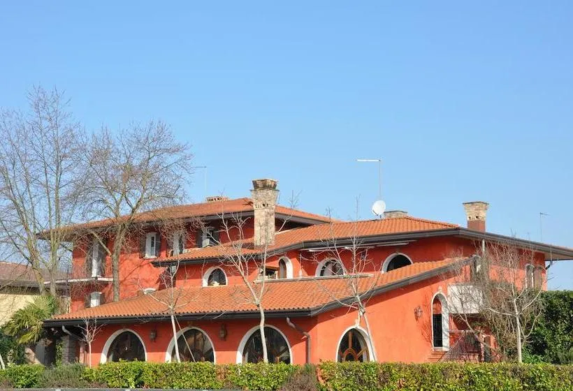 Bed and Breakfast Red Fenice  San Dona di Piave