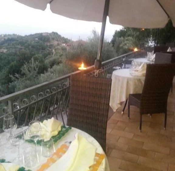 hotel-villa-mare-luna-25.webp