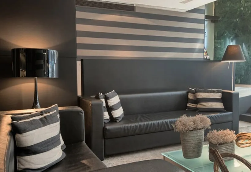 Hotel Actual - Gallery Image 1