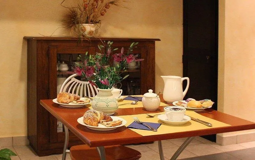 Hotel Ghibellino - Gallery Image 8