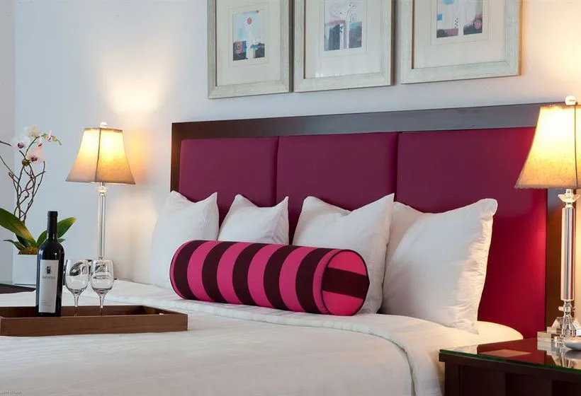 Hotel Marseilles - Gallery Image 2