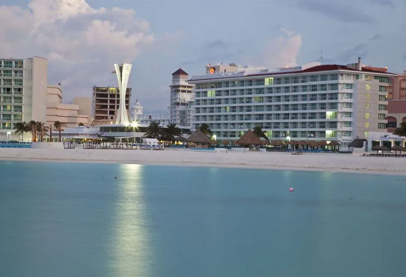 Hotel Krystal Cancún in Cancún