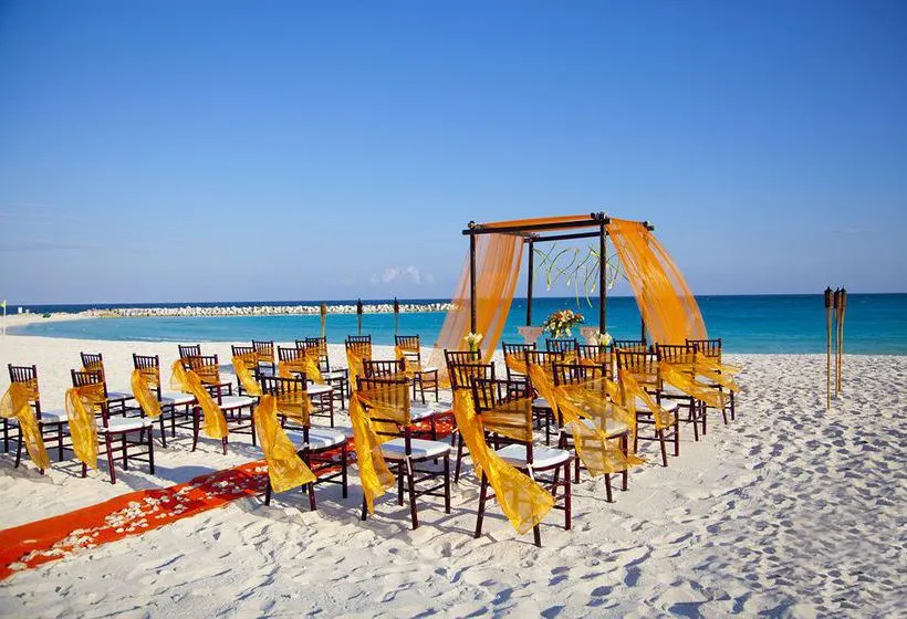 Hotel Krystal Cancún - Gallery Image 2