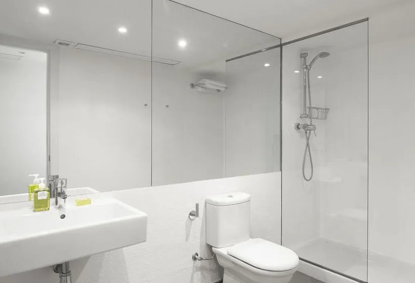 Whotells Raval - Gallery Image 8