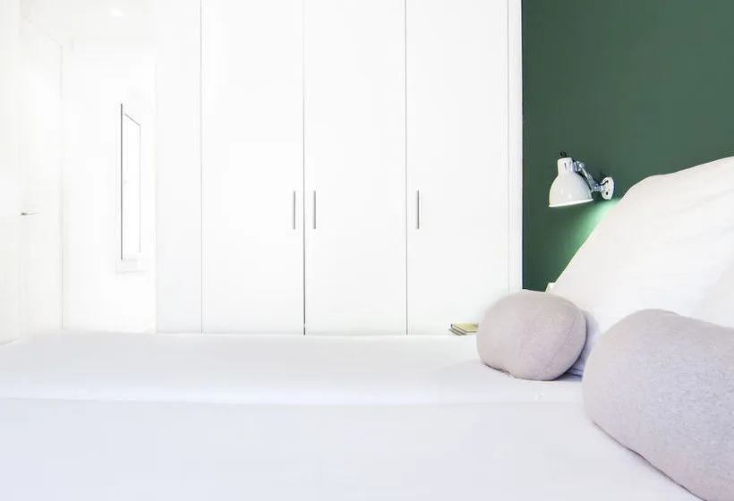 Whotells Raval - Gallery Image 3