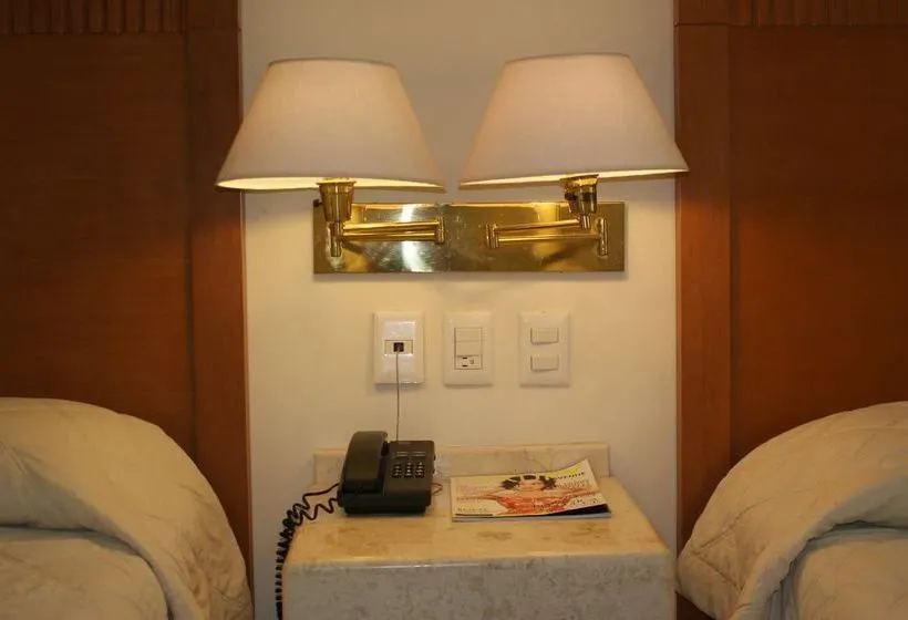 Nader Hotel &amp; Suites in Cancún