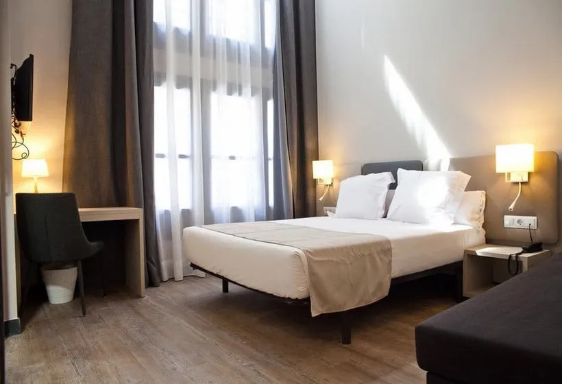 Hotel May Ramblas in Barcelona
