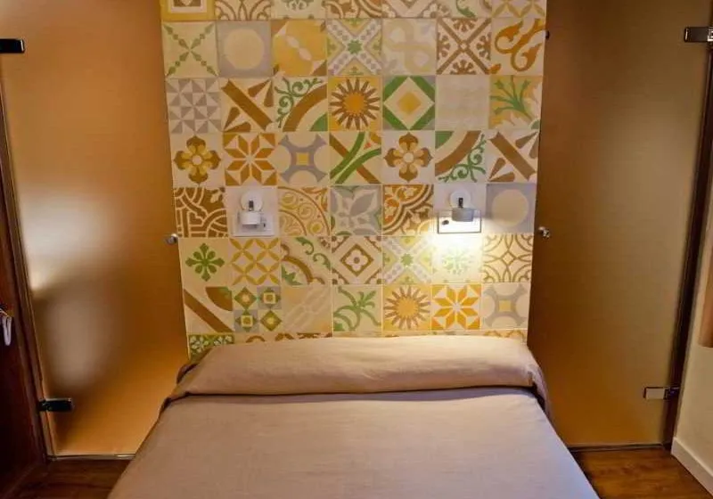 Hostal Mare Nostrum - Gallery Image 1