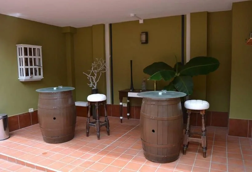 Apartamentos Los Verodes - Gallery Image 8