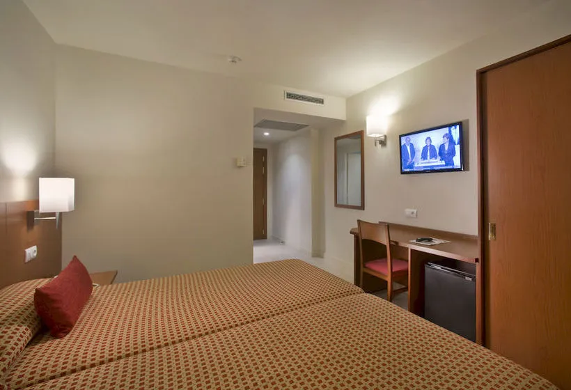 Hotel Mediterraneo - Gallery Image 4
