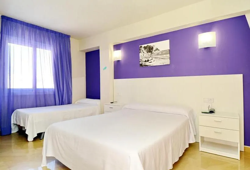 Hotel Moremar - Gallery Image 3