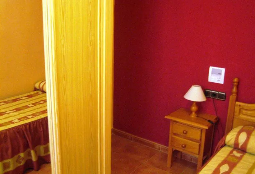 Hotel Quentar - Gallery Image 1