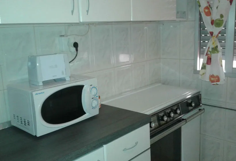 Comet Suites Almona - Gallery Image 7